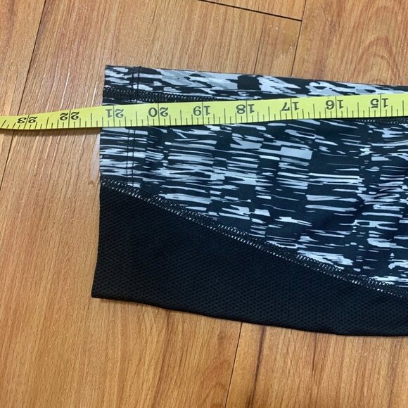 Nike Power Printed Dri-Fit Running Capris Pants - Picture 11 of 11